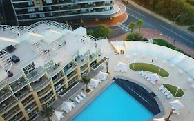 Base Holidays - Ettalong Beach Premium Apartments